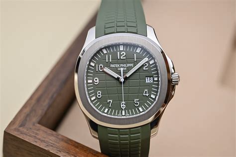 patek philippe aquanaut grün|philippe patek aquanaut price.